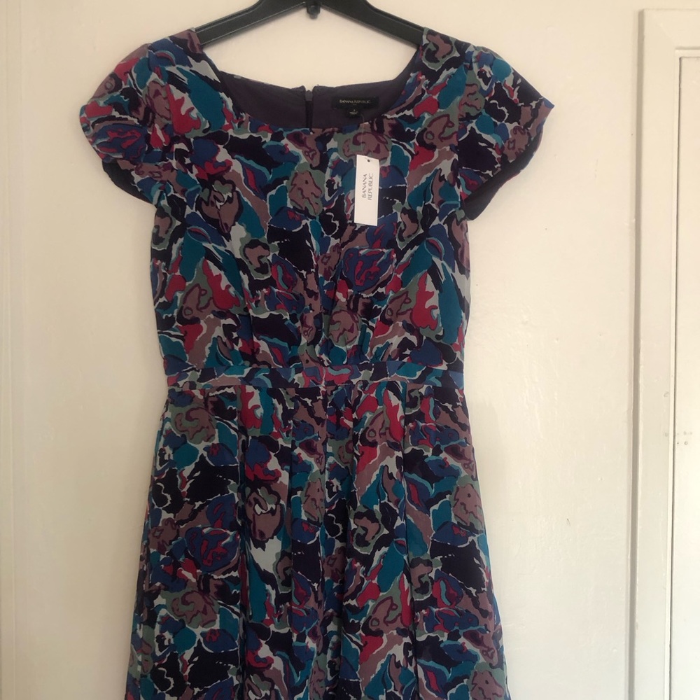 Banana republic dress size 4 color purple